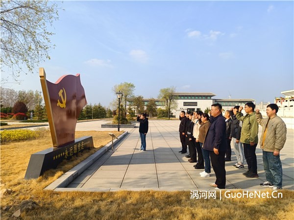 花戲樓街道：開展“緬懷革命先烈 傳承紅色基因”清明祭掃活動