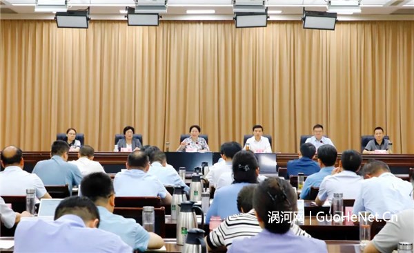 秦鳳玉在全市招商引資工作專(zhuān)題會(huì)議上強(qiáng)調(diào)：謀實(shí)圖譜精準(zhǔn)出擊 平臺(tái)思維招大引強(qiáng)